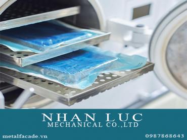 KHAY Y TẾ INOX ĐỤC LỖ